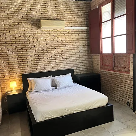 Iy Loft 4 - Open Plan Garage Style - Up To 4 People * Valensiya