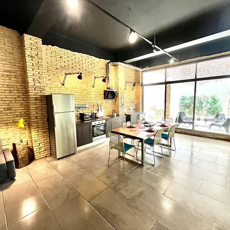 Daire Iy Loft 4 - Open Plan Garage Style - Up To 4 People