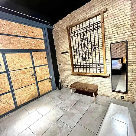 Iy Loft 4 - Open Plan Garage Style - Up To 4 People Apartment *