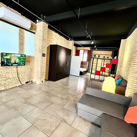 Apartment Iy Loft 4 - Open Plan Garage Style - Up To 4 People *