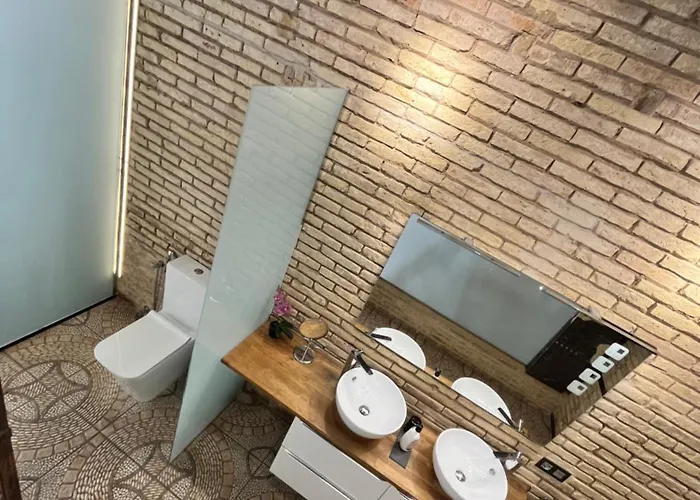 Iy Loft 4 - Open Plan Garage Style - Up To 4 People *