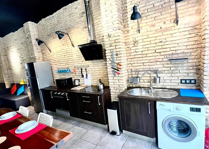 Iy Loft 4 - Open Plan Garage Style - Up To 4 People
